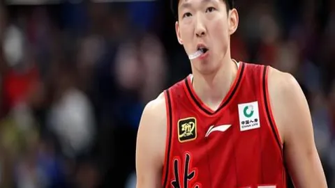 乌度卡公布：亚当斯下半场缺阵，预计次日战湖人复出